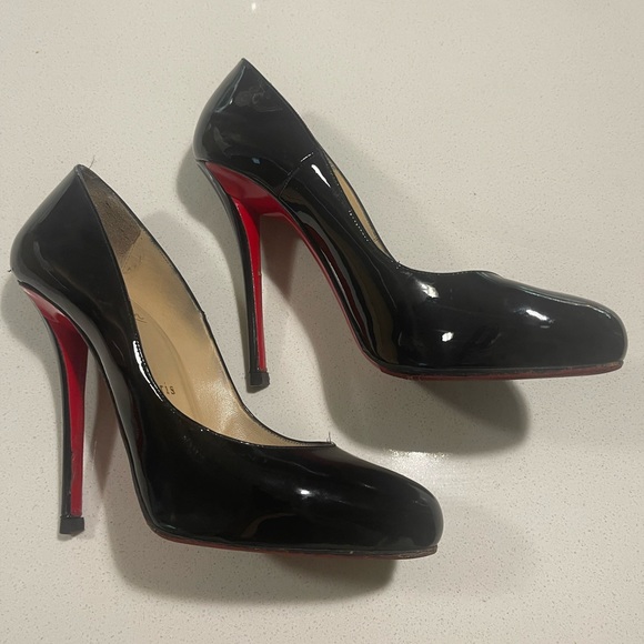 Christian Louboutin Almond Toe Patent Pump - Picture 6 of 7